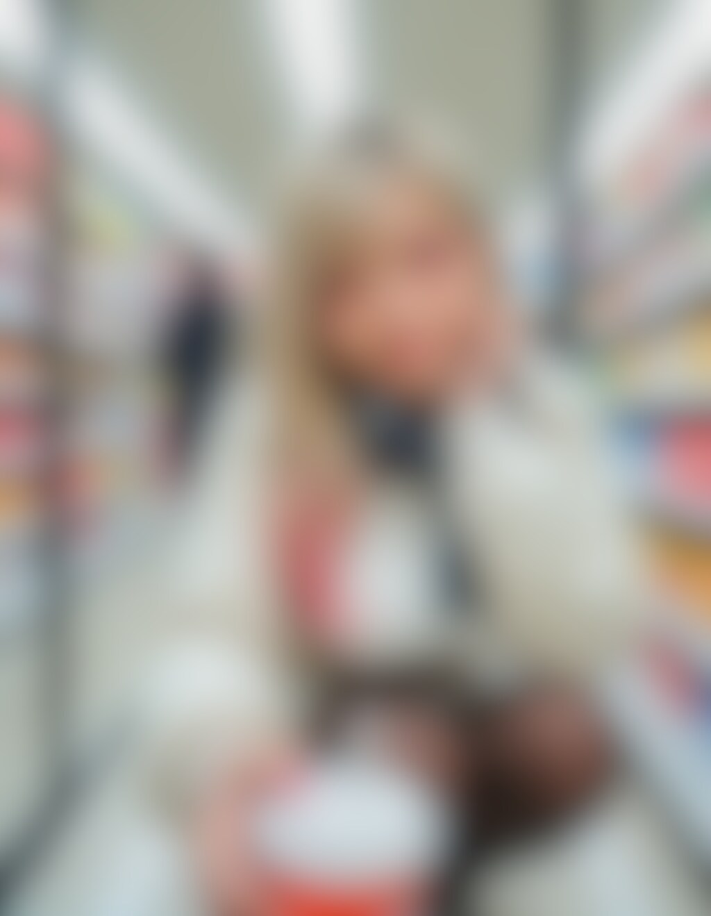 260211P【10枚】コンビニに買い物に来ていた美玲先輩