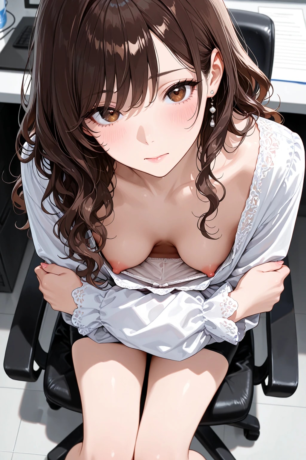 40枚:OL腕組み胸チラ