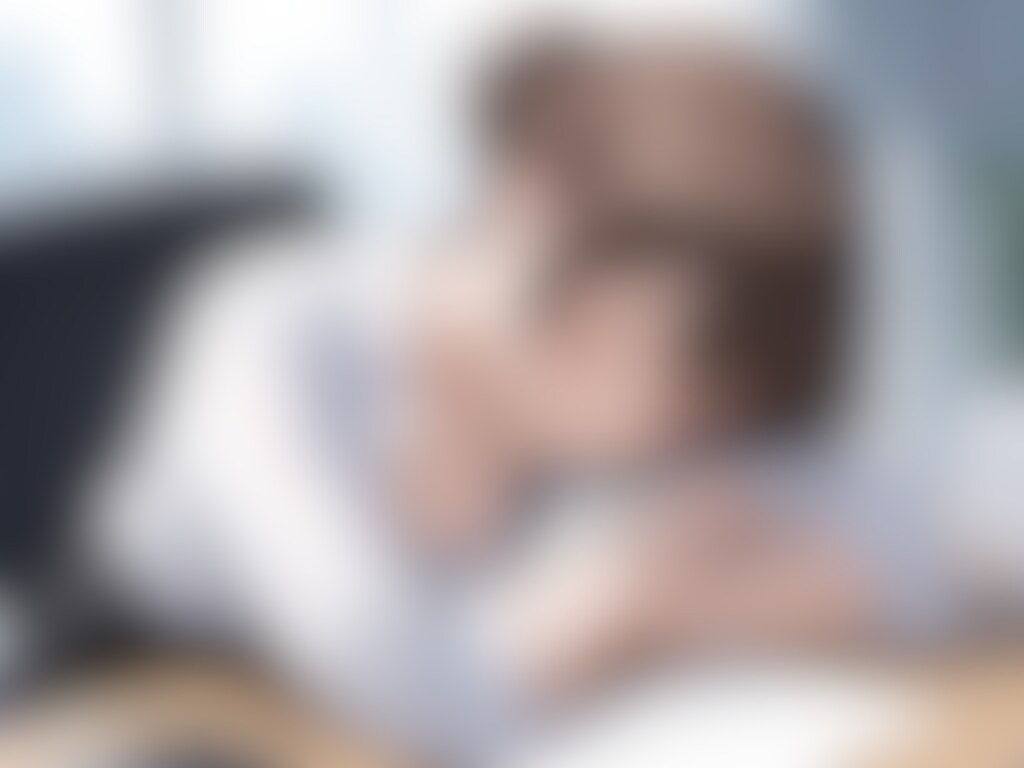 33枚:居眠り胸チラ