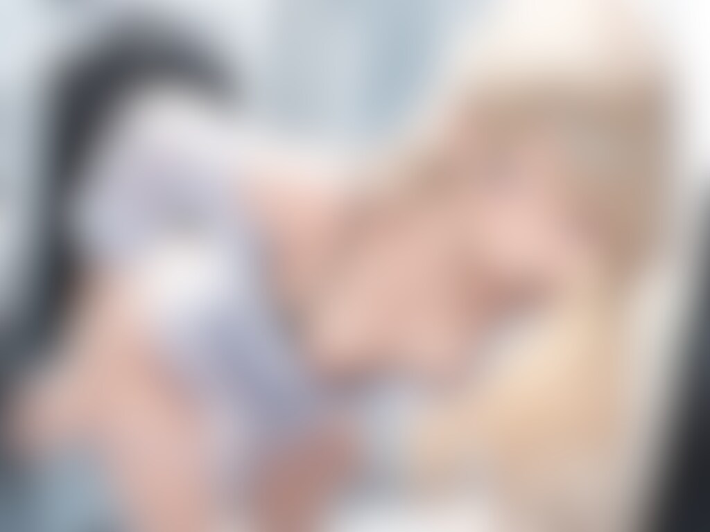 39枚:パンツ脱ぐ時の胸チラ