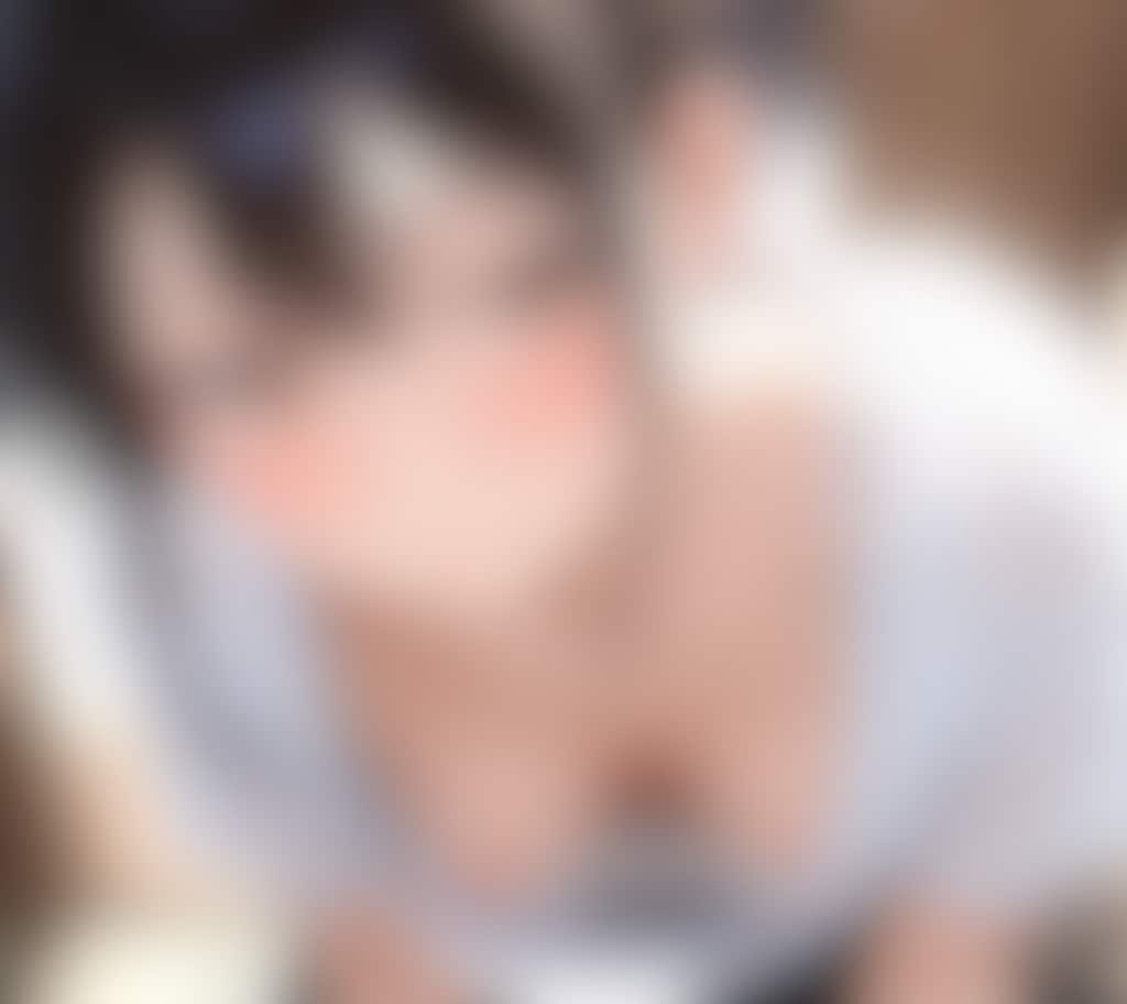 40枚:近距離胸チラ