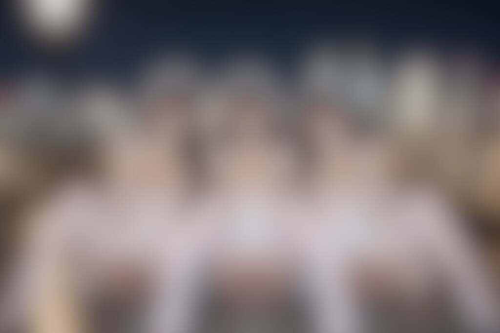 [3枚]夜空の下で精液を垂れ流す激エロアイドル💕