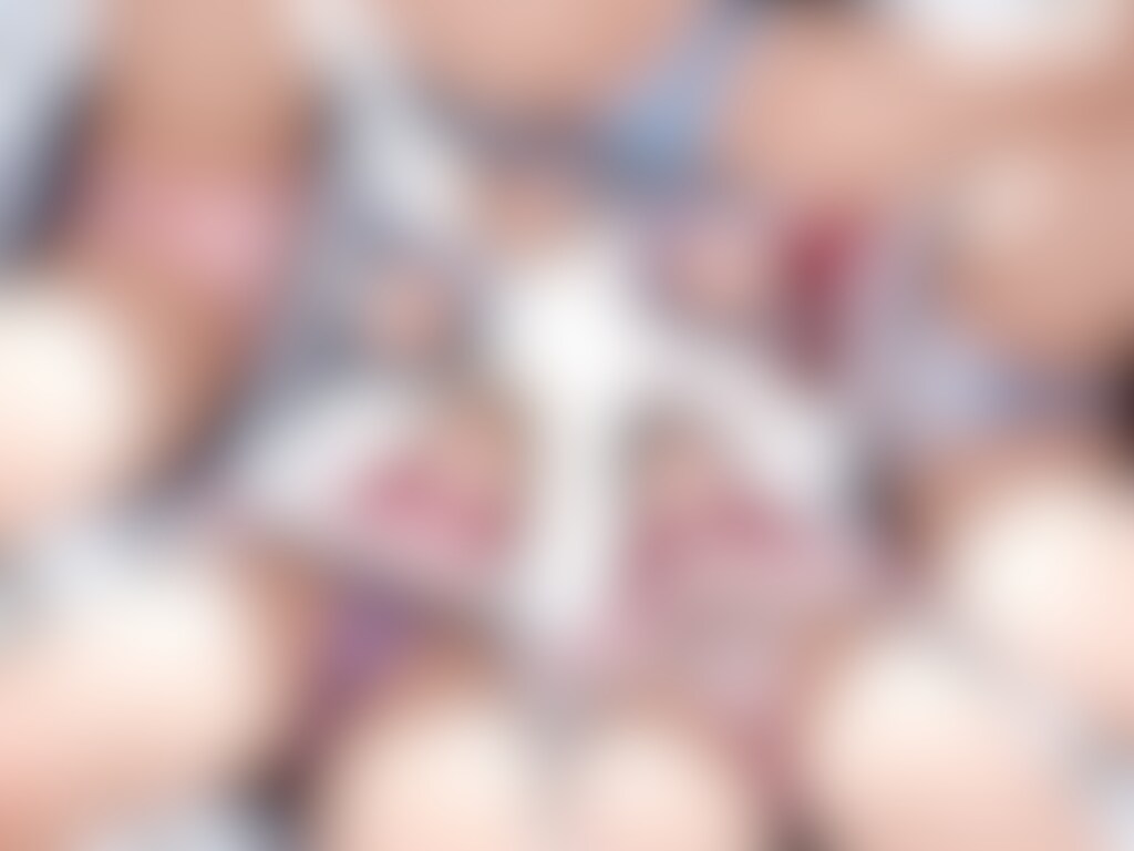 22枚:ローアングル複数サンタ