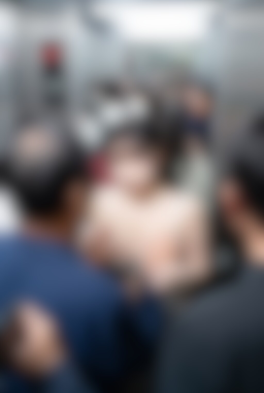 エレベーターでガッツリ痴漢