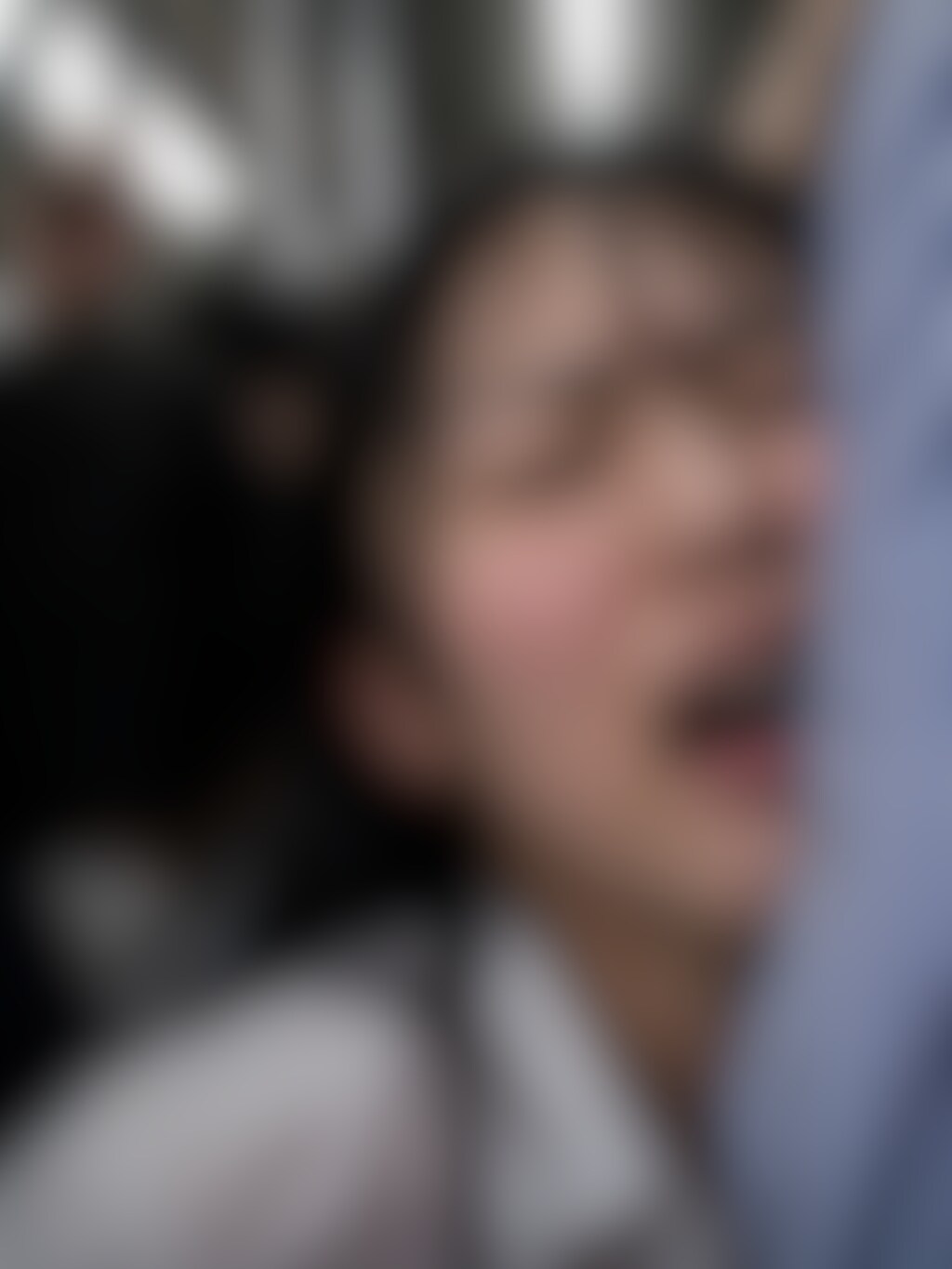 【20枚】電車でイッちゃう美女2