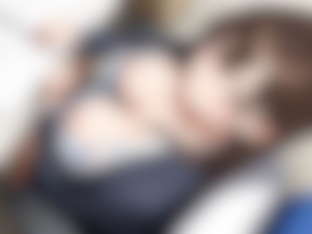 7枚:こぼれ巨乳