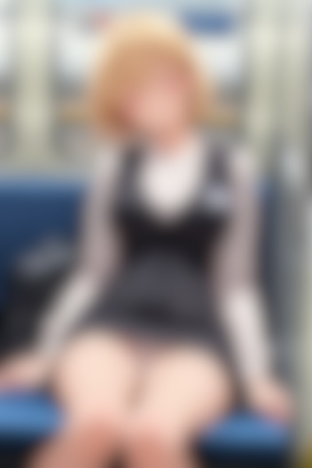 40枚:電車居眠りOLパンチラ
