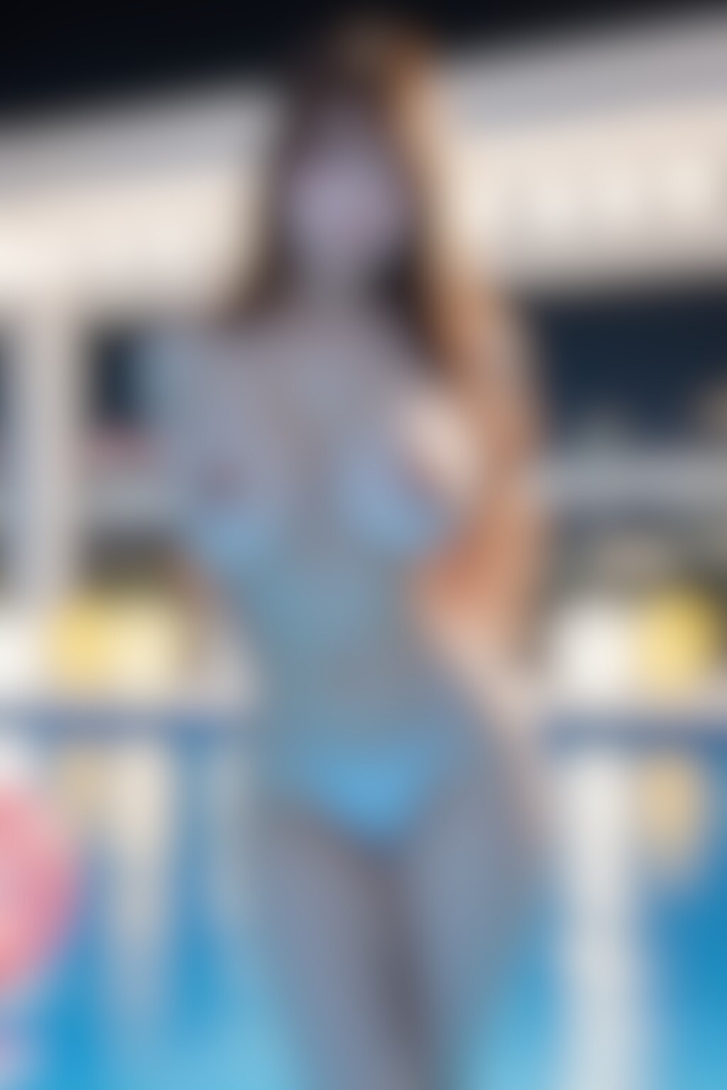 トップレスビキニ