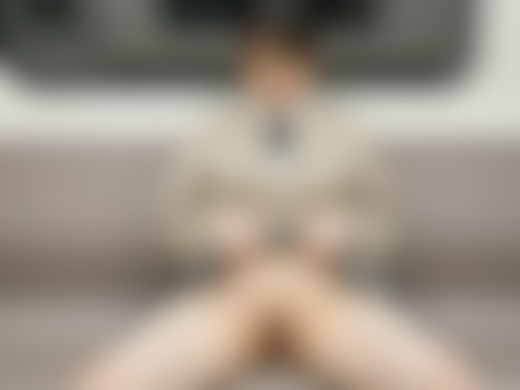 誘う制服美少女（電車①