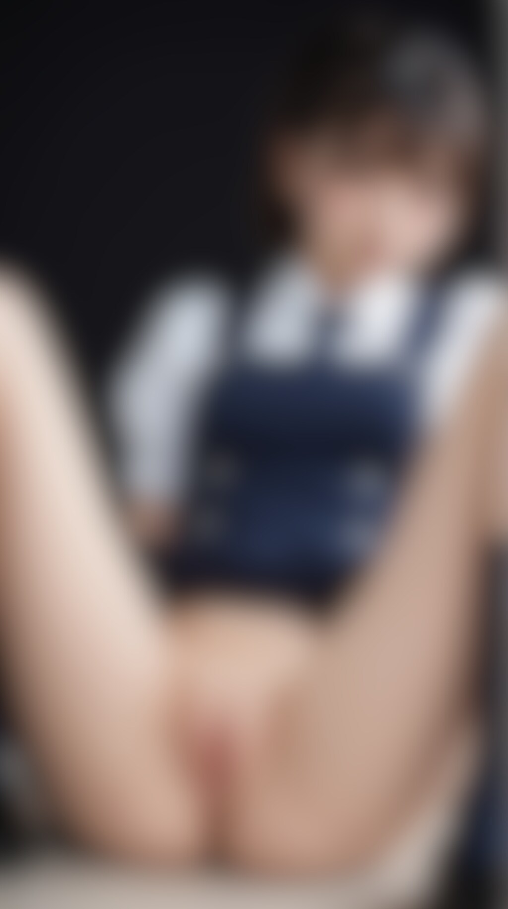 クール顔でパイパン開脚するアイドルたち