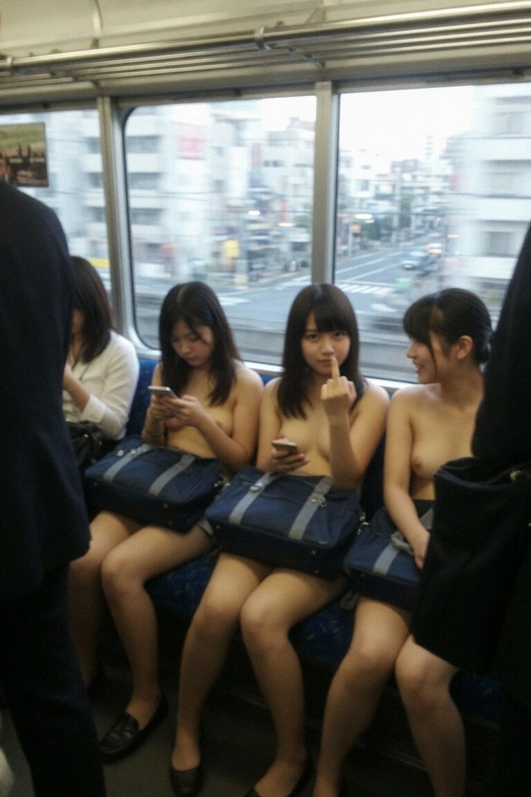 （限定）全裸の日だからってじろじろ見てはいけません