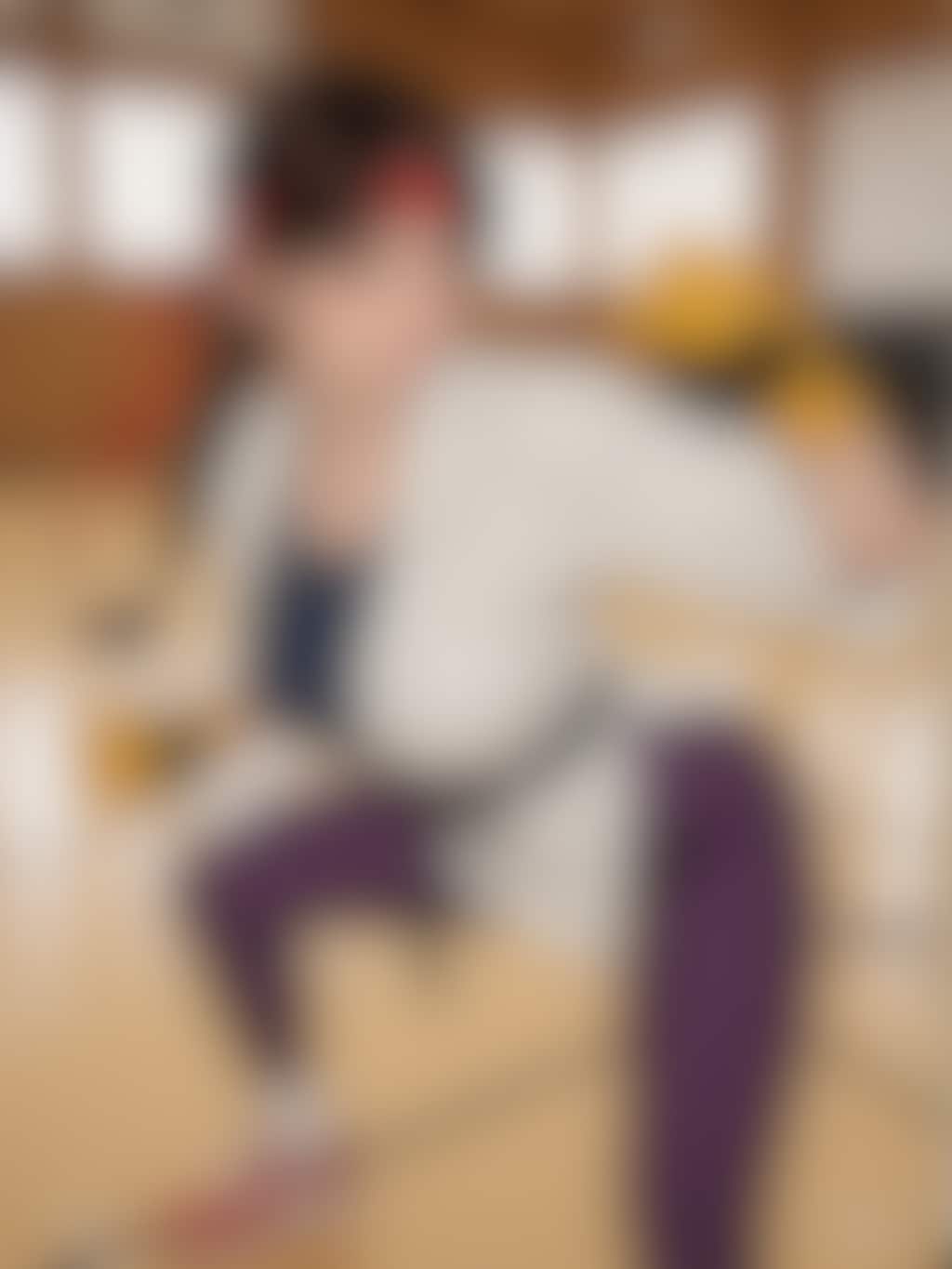 ジジイ格闘家に敗北して犯されるユリ