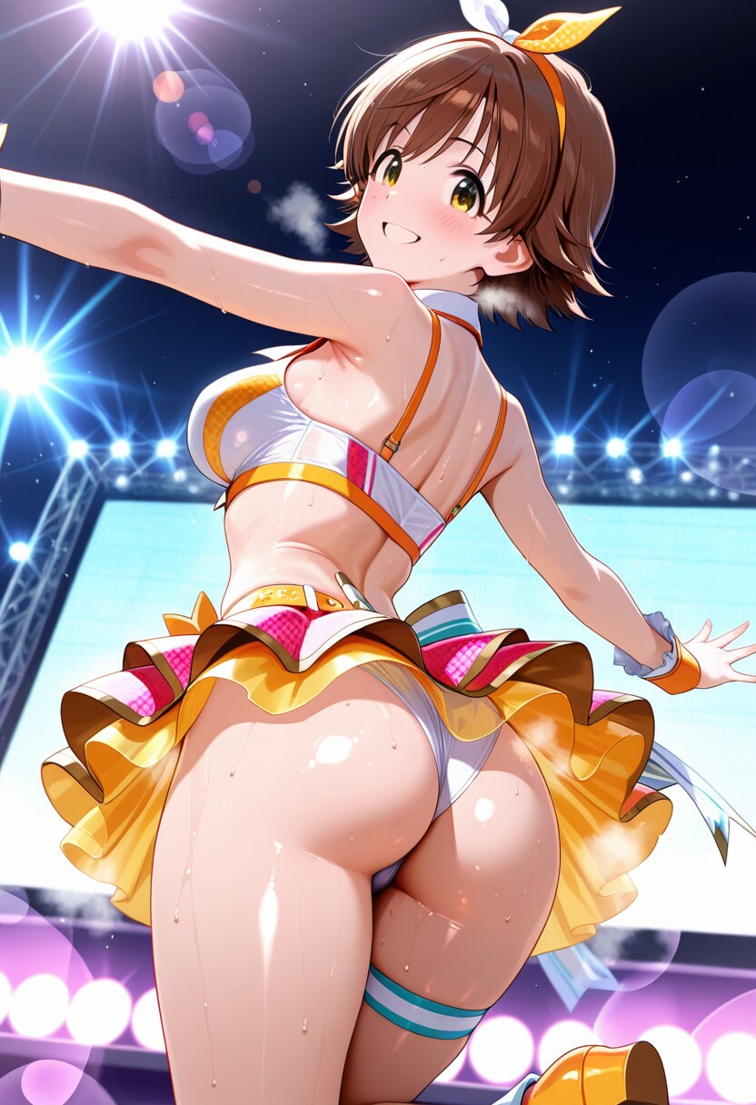 エロ衣装で尻をファンに見せつける本田未央