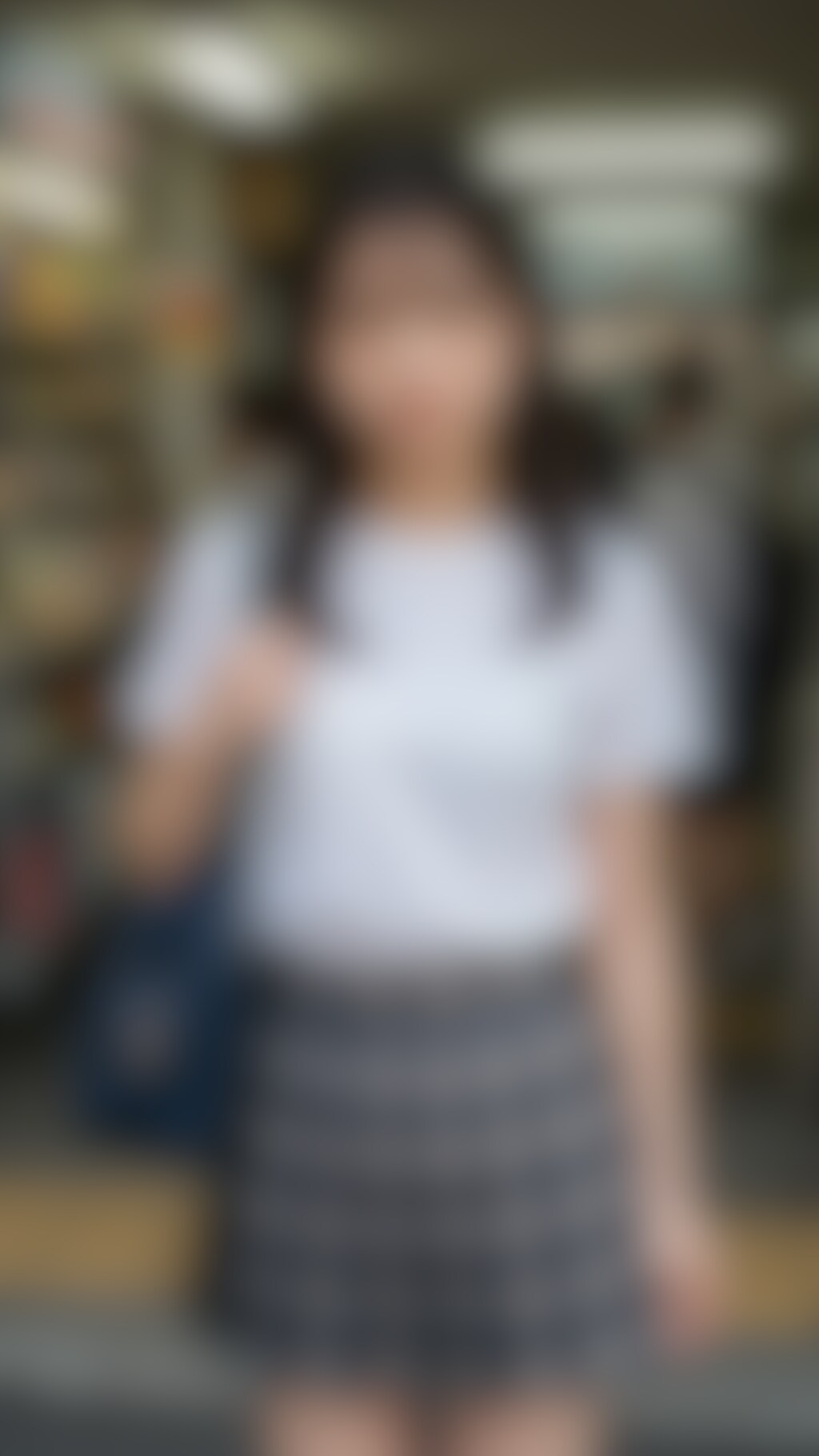 駅周辺の女子大生