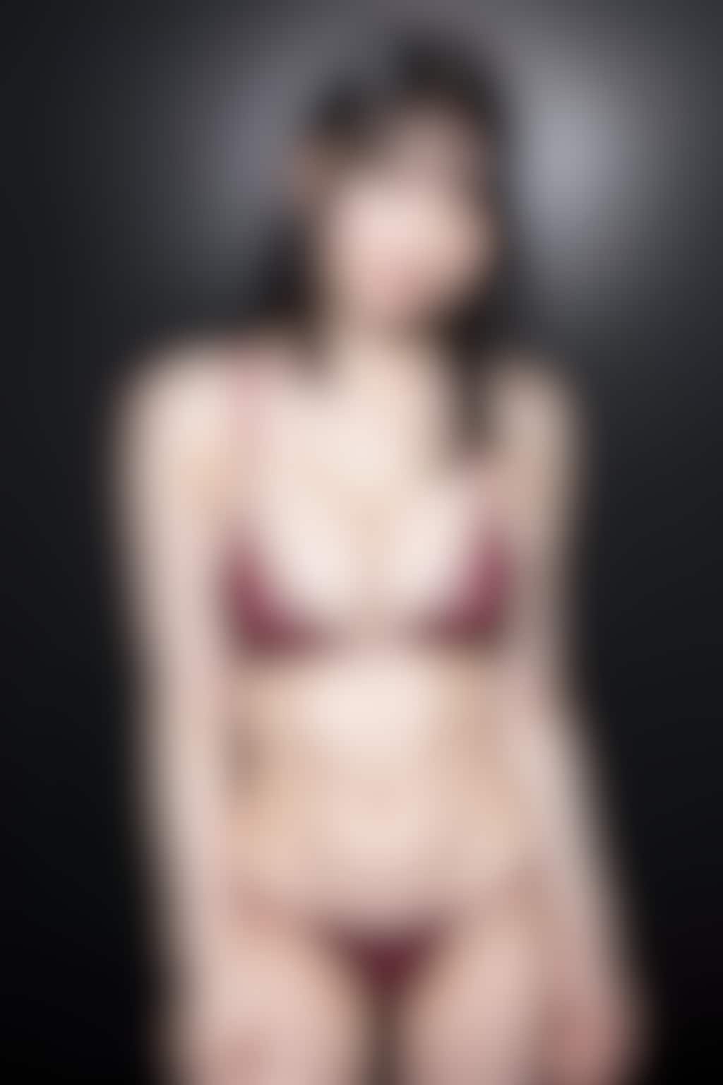 グラマーなビキニ女子👙
