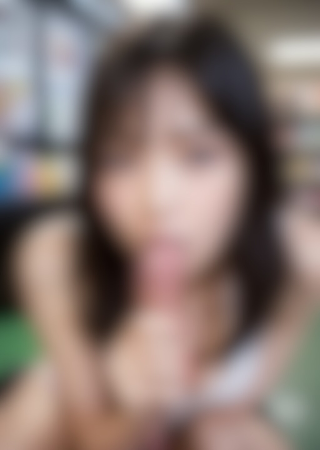 【ゲリラフェラ】もう我慢できない！バイト中だけどお客さんのおち○ぽしゃぶるの！❤️