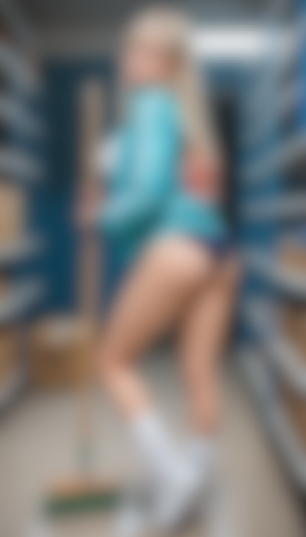 251226P【6+3枚】ブルマで年末の体育倉庫掃除をひとりでしてる白ギャル夏姫