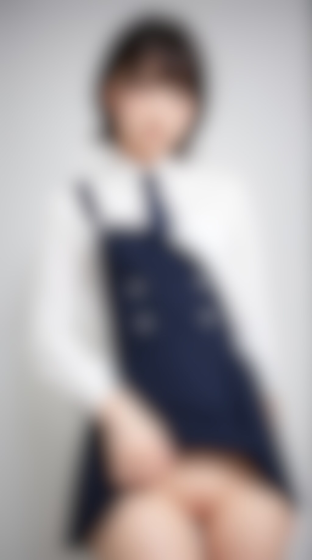 クール顔でパイパンを晒すアイドルたち