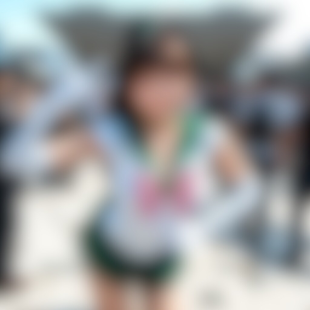 251205P【8枚】セーラージュピターコスで冬コミに参加している理沙1