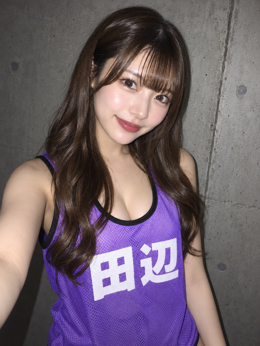 セクシーなビブス姿の坂道系アイドル🌸