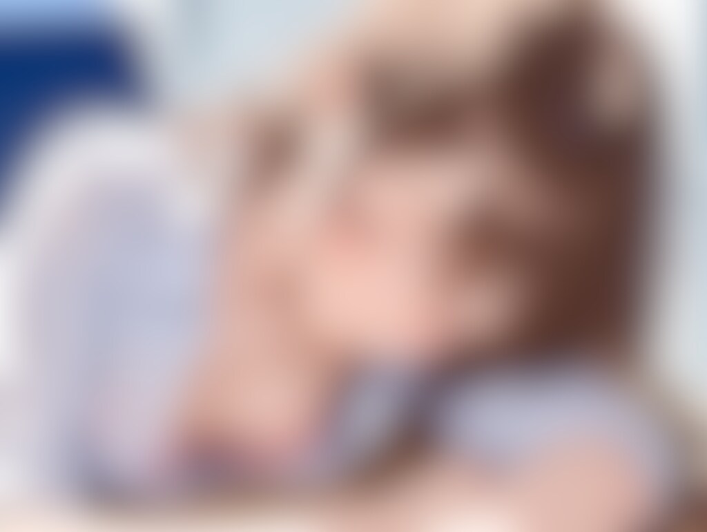 40枚:近距離で胸チラ