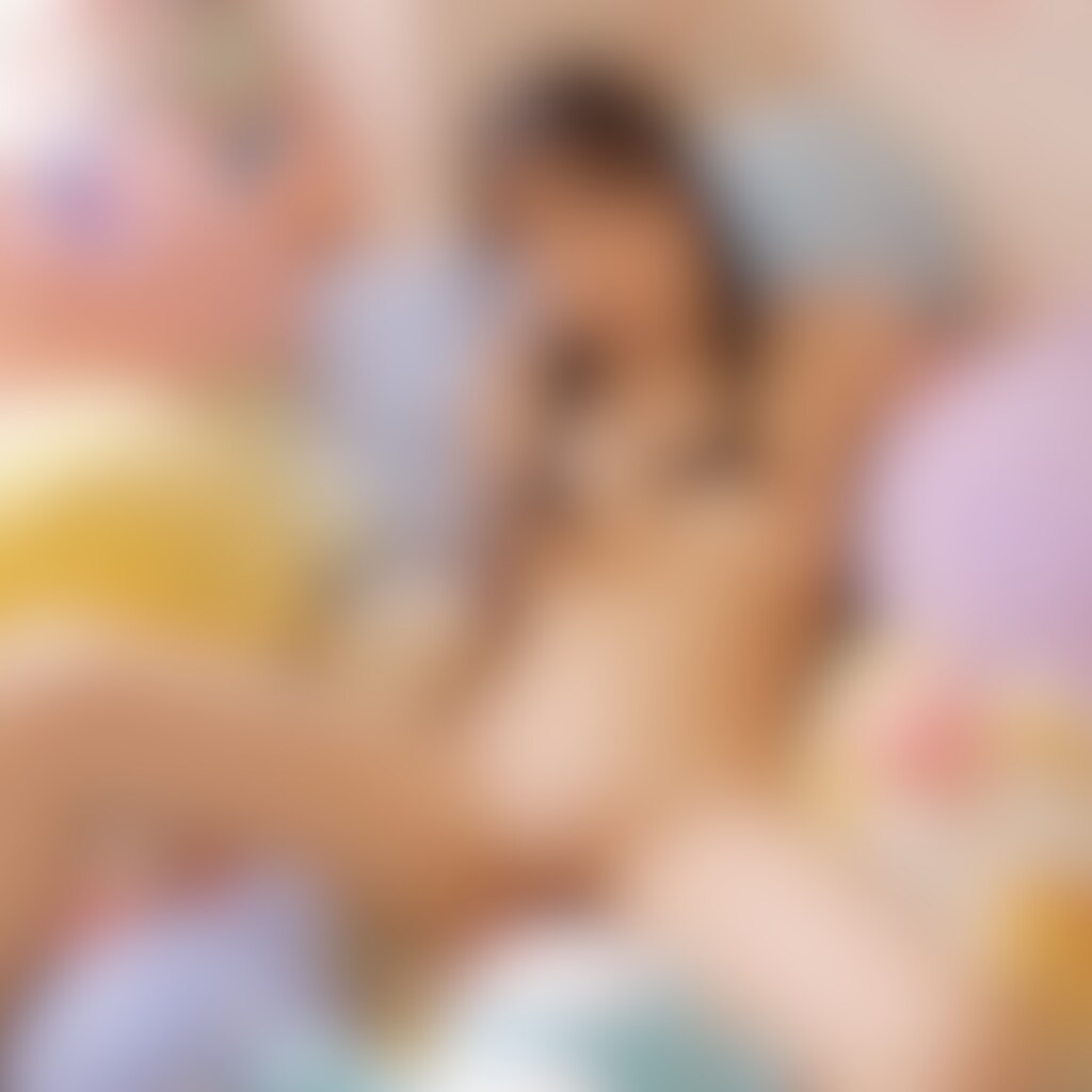 甘いパステル夢 ～ぬいぐるみに囲まれた美女の秘められた裸体～