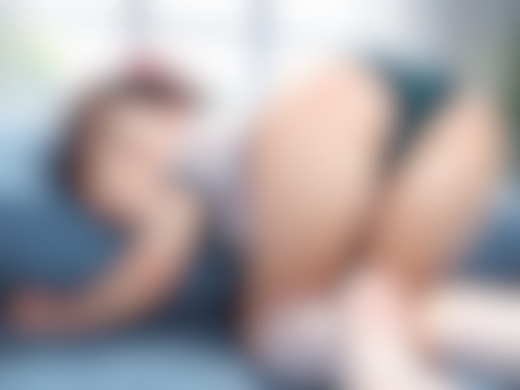 〇リJ〇ちゃんが体操服ブルマ姿でよつんばい　ハミパン＆おしりお〇んこ見せ（１０枚）