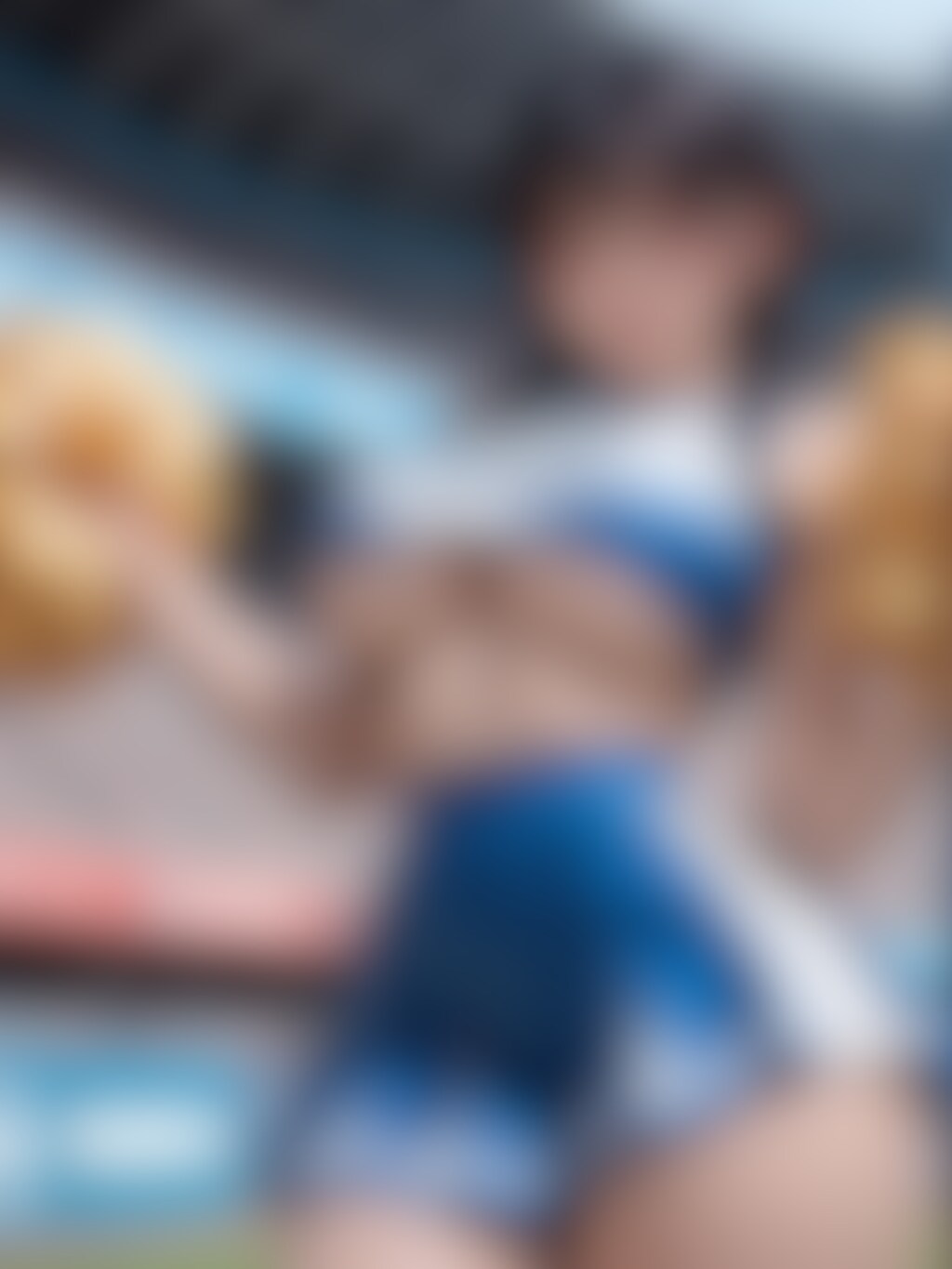 チアで応援に行ったら負けたチームに犯されちゃうメガネ三つ編みJK