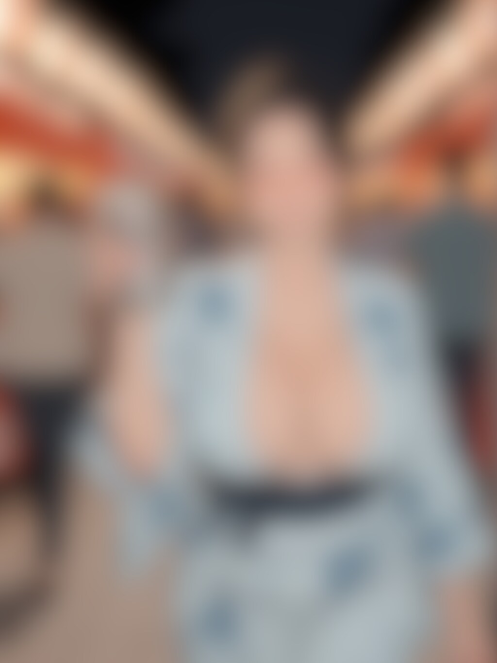 ほろ酔いで夏祭りを散歩していたらエロガキ集団に犯されちゃう熟女