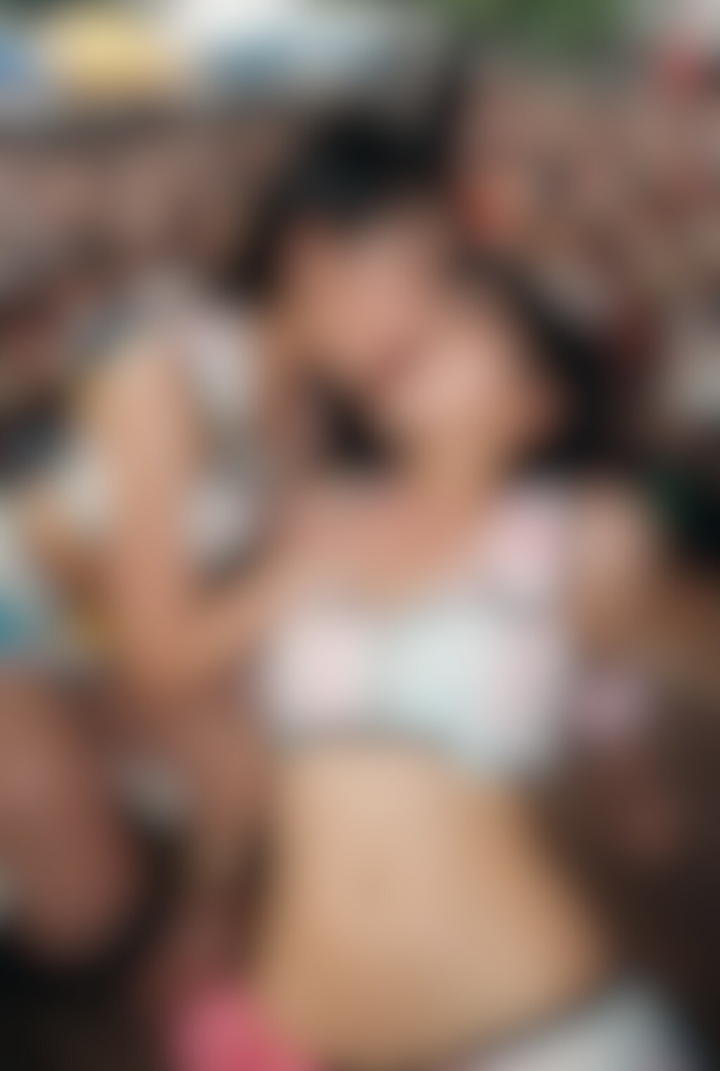 夏フェスアイドル、昂る百合キス