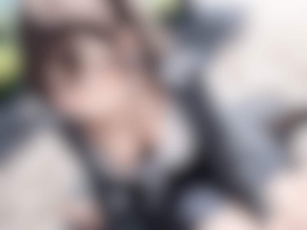 40枚:公園の胸チラ眼鏡