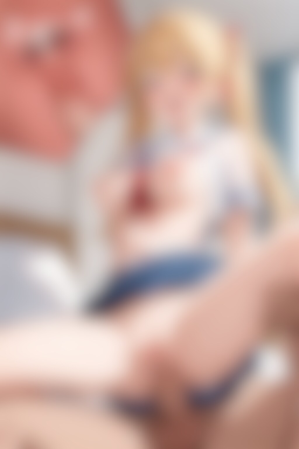 セーラー服脚上げ騎乗位でイキ顔中出し