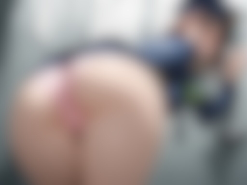 40枚:ミニスカポリスのバックショット