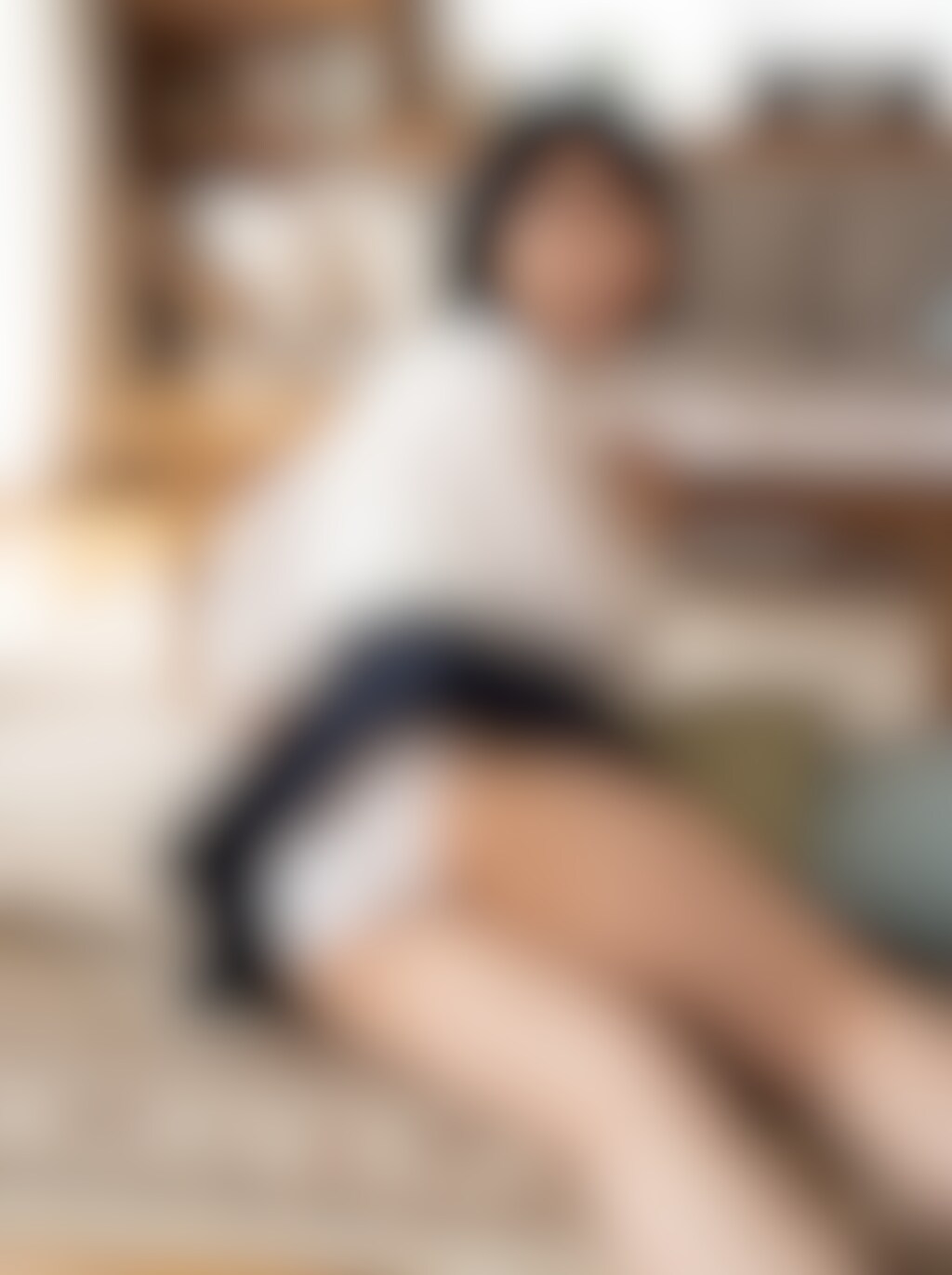 笑顔で自宅パンチラ