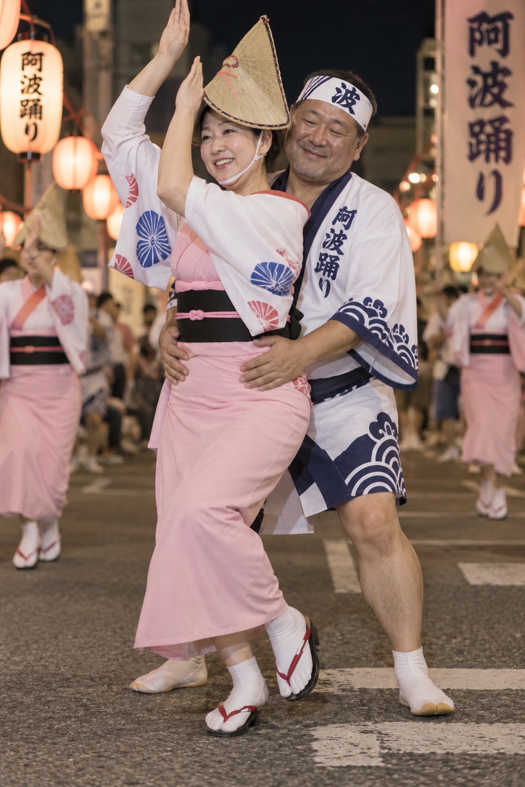 楽しそうに踊る2人