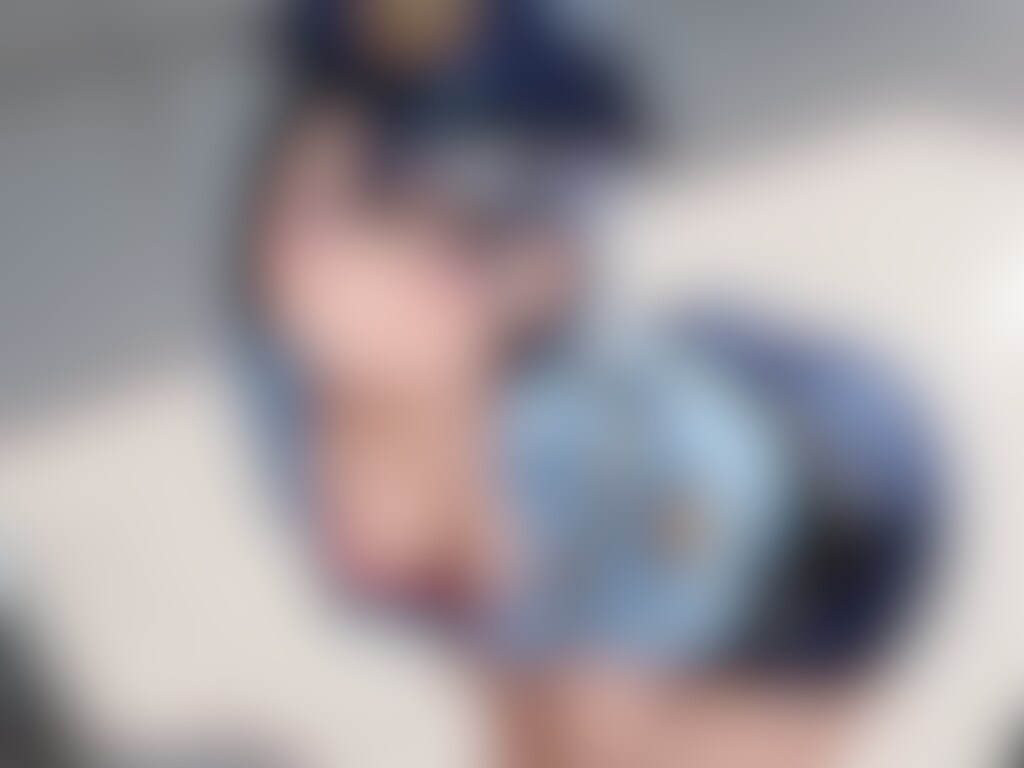 8枚:胸チラポリス