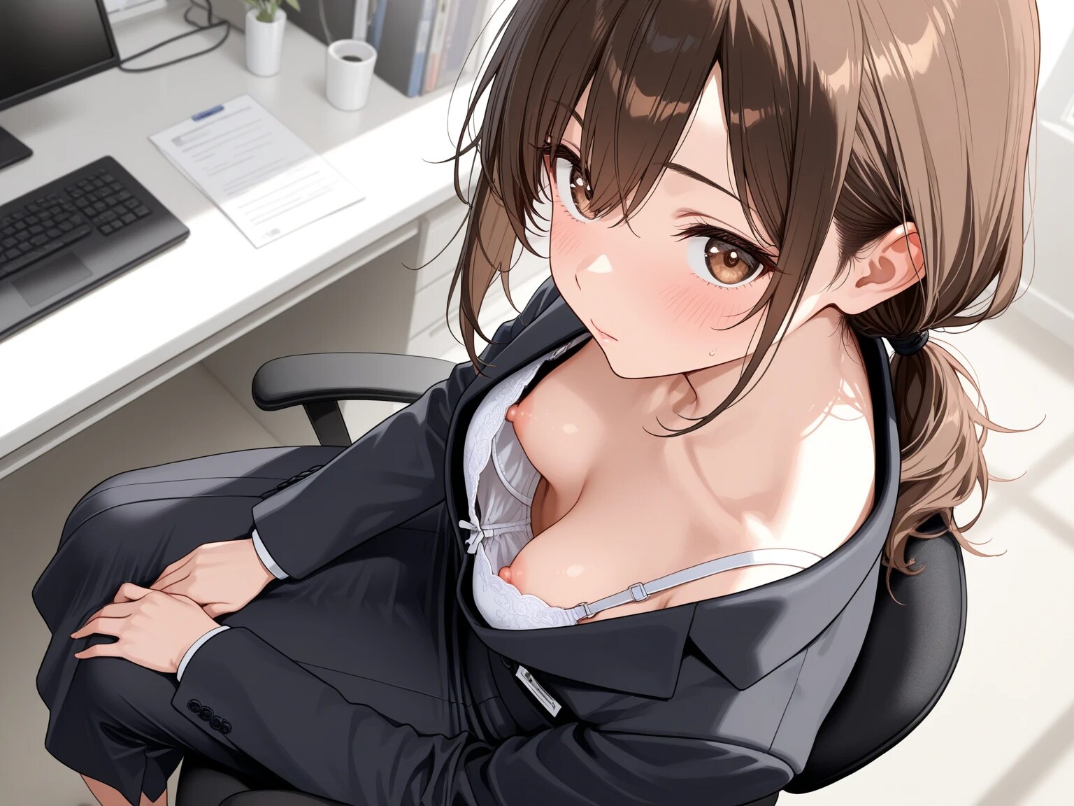 40枚:OL胸チラ