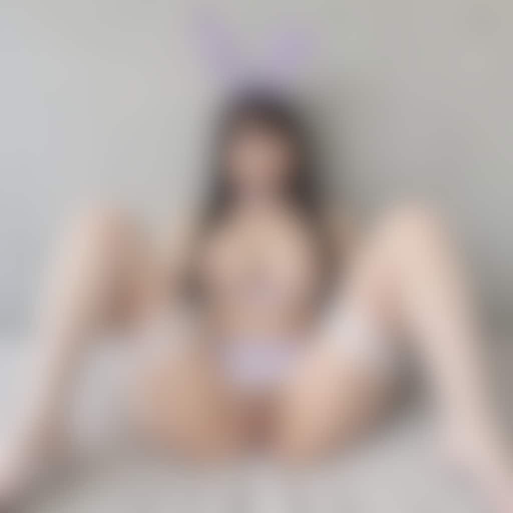 坂道系美少女はベッドの上では生ち○ぽが欲しくて、お股を開いていつでもハメられる準備OKなド変態💕🍌