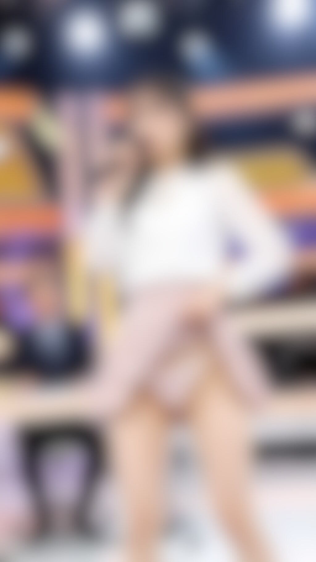 本番中に脱いじゃう女子アナ４