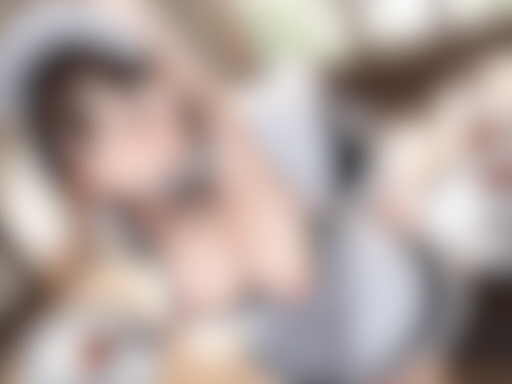 40枚:胸チラはみ乳メイド