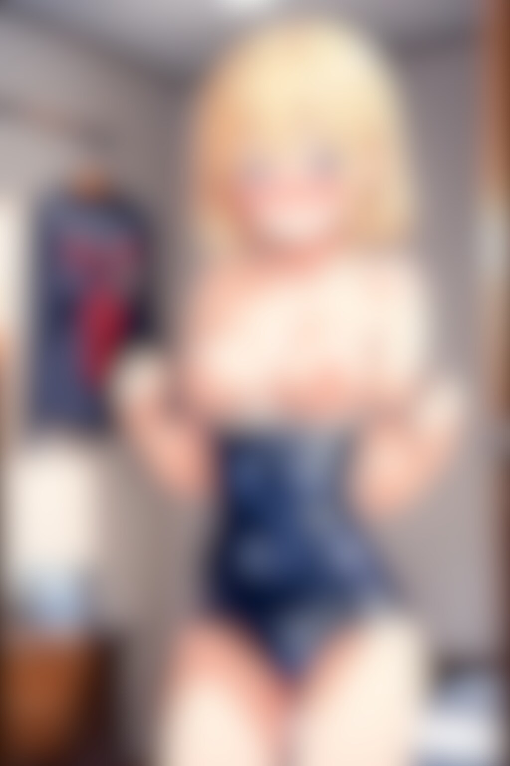 僕の見ている前でスク水に着替えて貰いました(13)