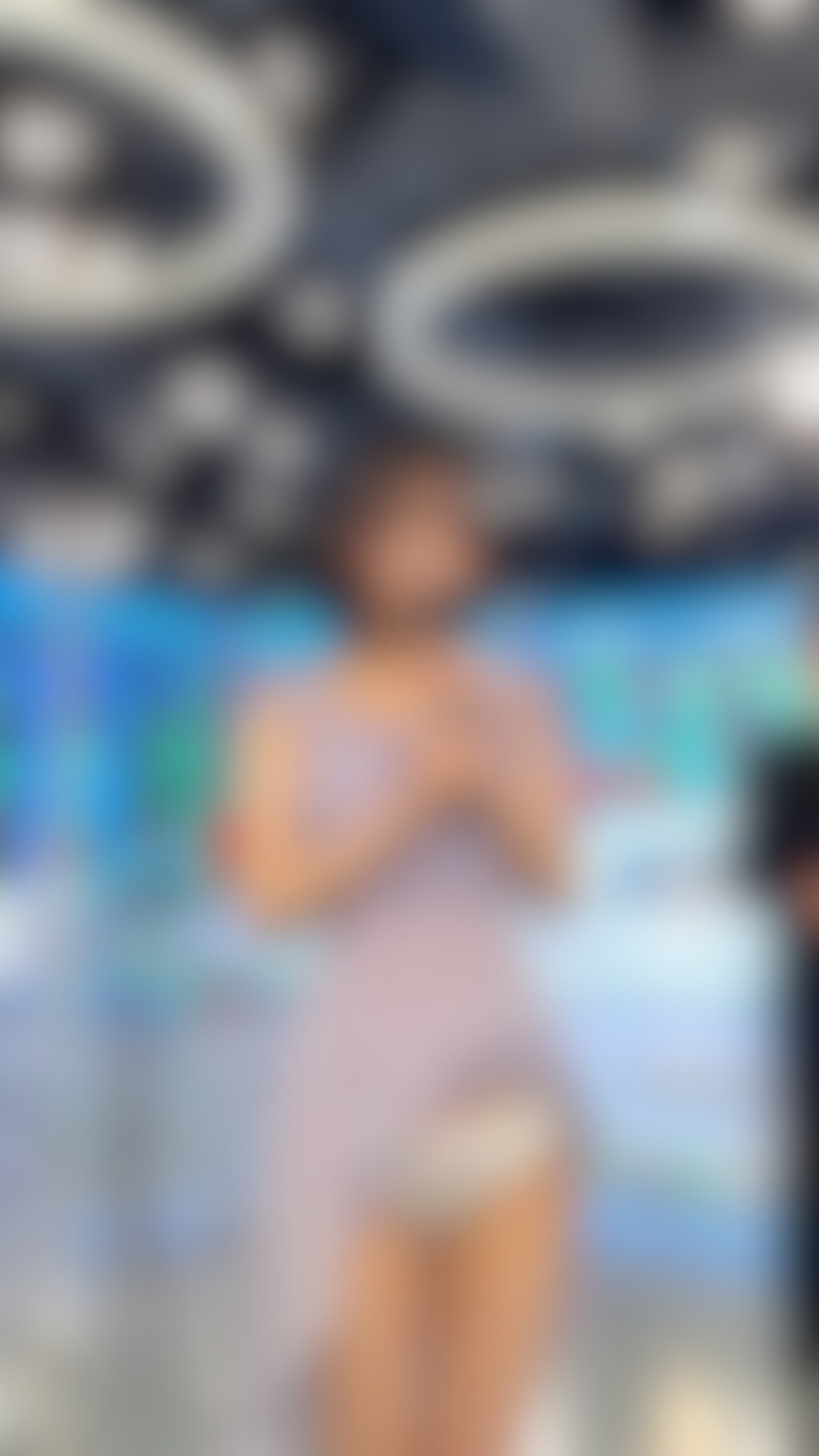 CM中に脱いじゃう女子アナ