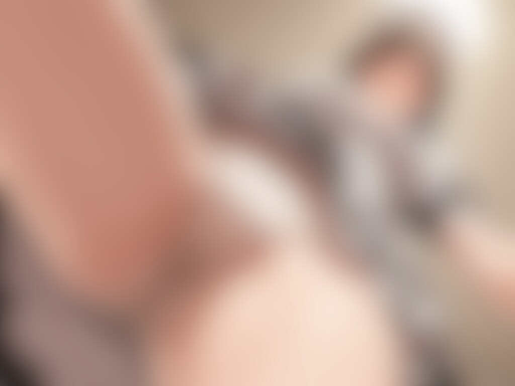 30枚:開脚メイドたまにシースルーでおっぱい丸出し