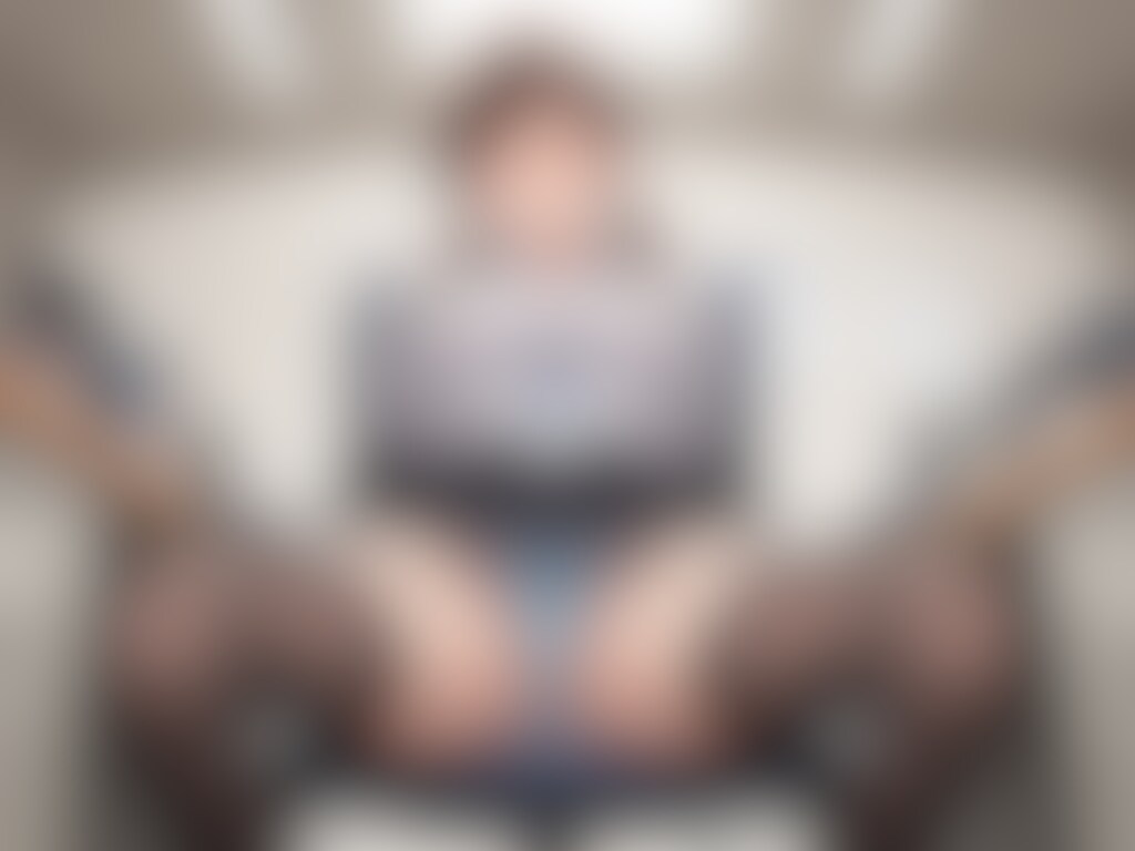 40枚:透け乳OL開脚マンスジ