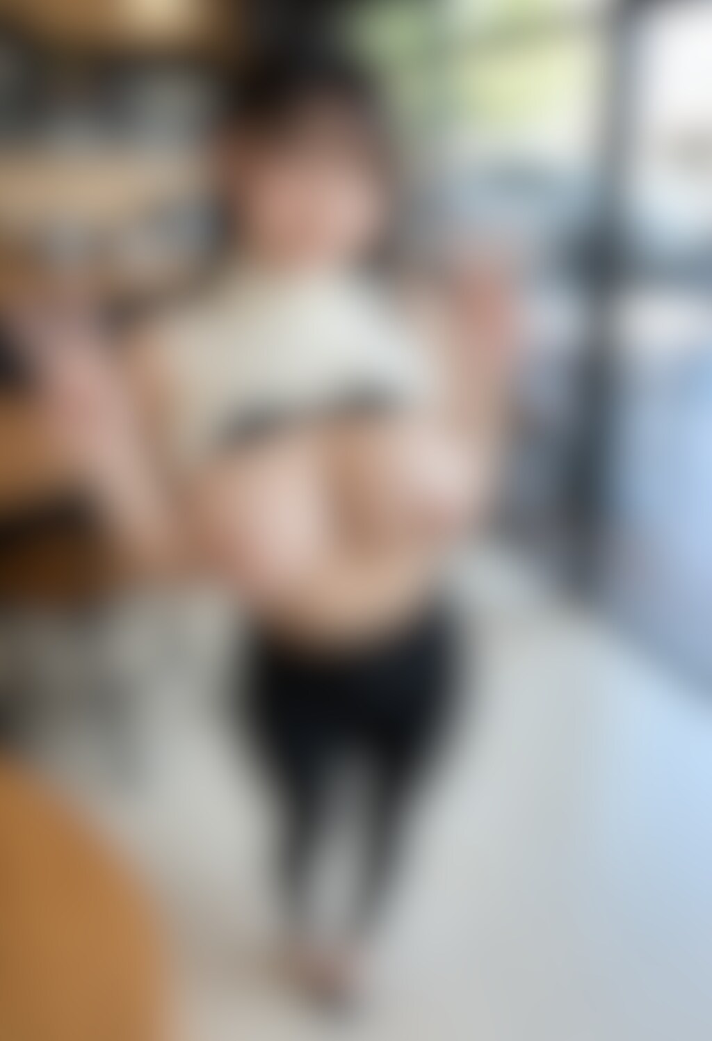 【21枚】巨乳ちゃんのカフェ露出