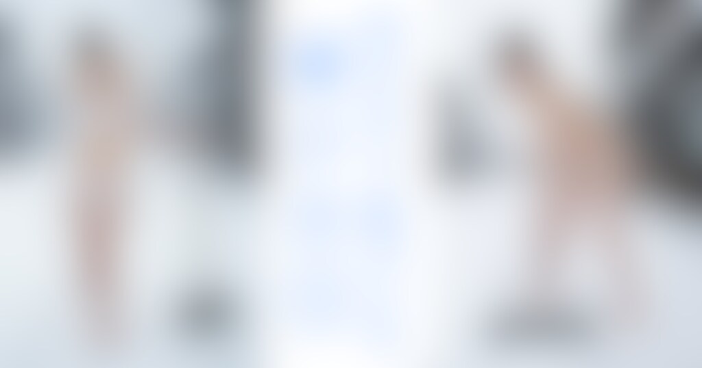 雪かき③（40枚、白ビキニ・紐パン）