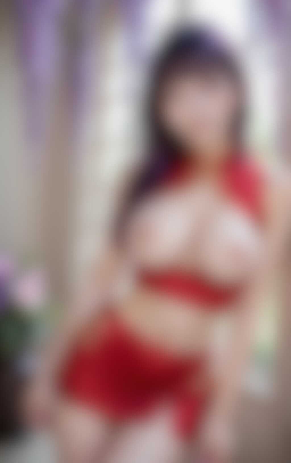 トップレスのチャイナドレスの美女
