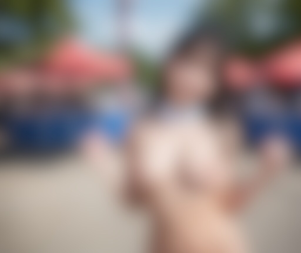 飼い主様に遊園地に連れて行ってもらったの💖昨日は私がお口から一滴こぼしちゃったから今日は罰として裸デートでした😍