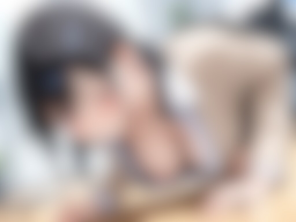 40枚:胸チラしながらコンタクトを探し