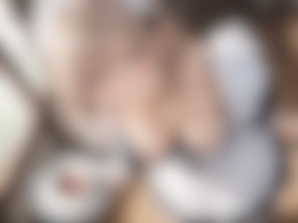 40枚:胸チラのメイド喫茶